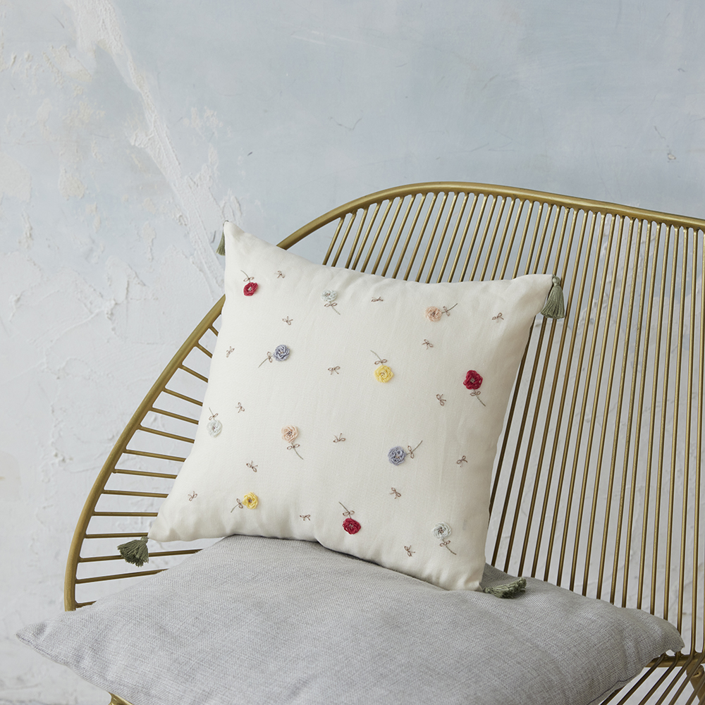 小さなお花の刺繍モチーフキット ミニクッション 