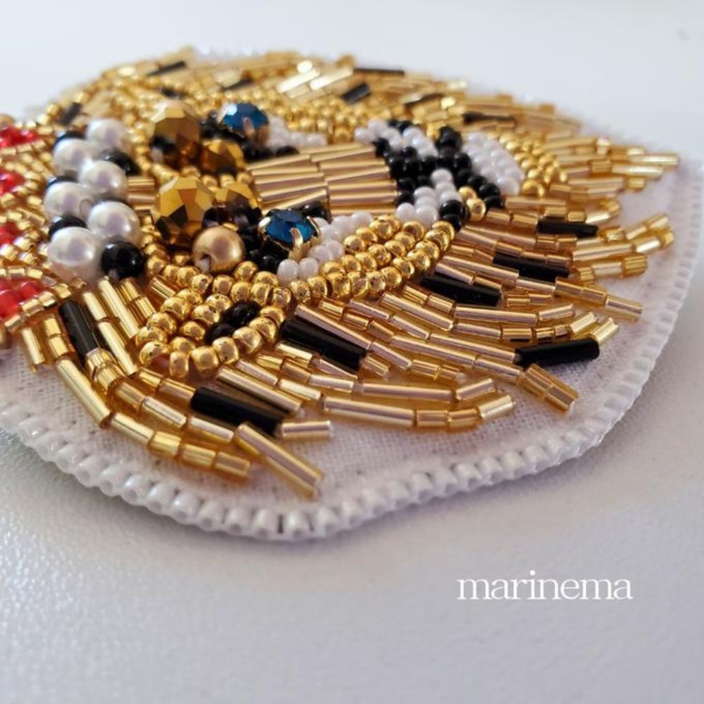 ライオンのビーズ刺繍ブローチキット