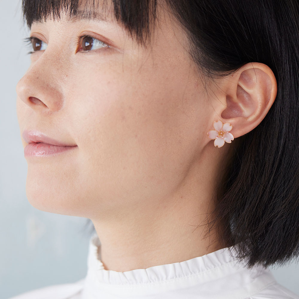 はじめてのディップアートアクセサリー 〈桜の耳飾り〉