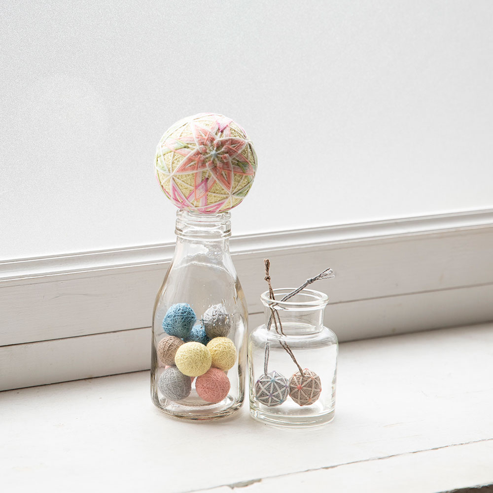 荒木永子さんの讃岐かがり手まり