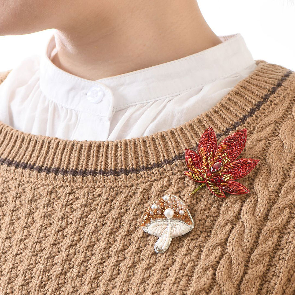 ビーズ刺繍シークレットガーデンもみじ
