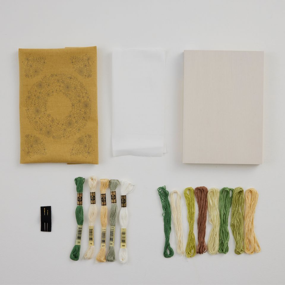 yulaさんの刺繍パネル〈タンポポ&ブーケ〉