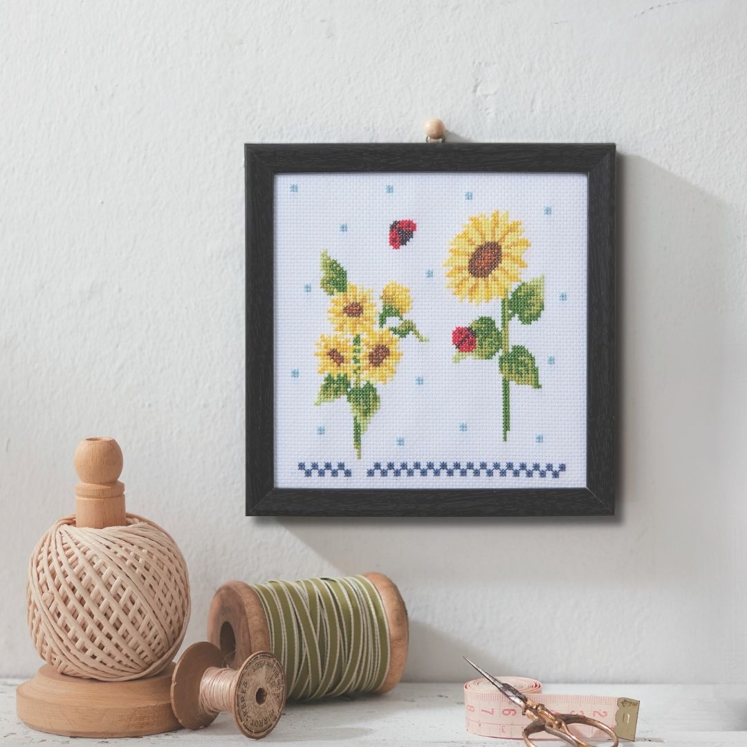 彩葉 季節を彩るクロスステッチ テントウムシと向日葵