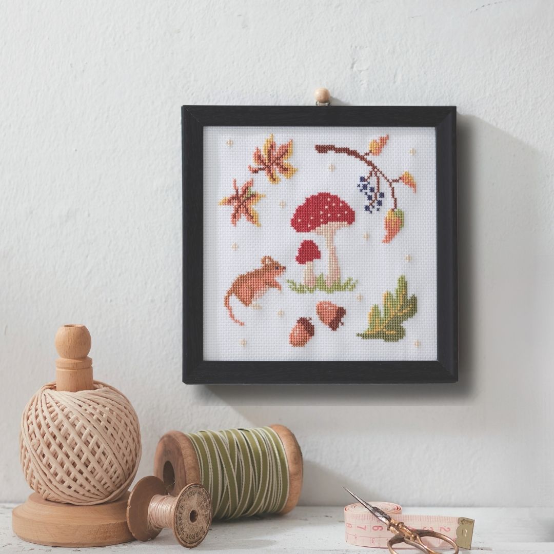 彩葉 季節を彩るクロスステッチ リスとキノコ
