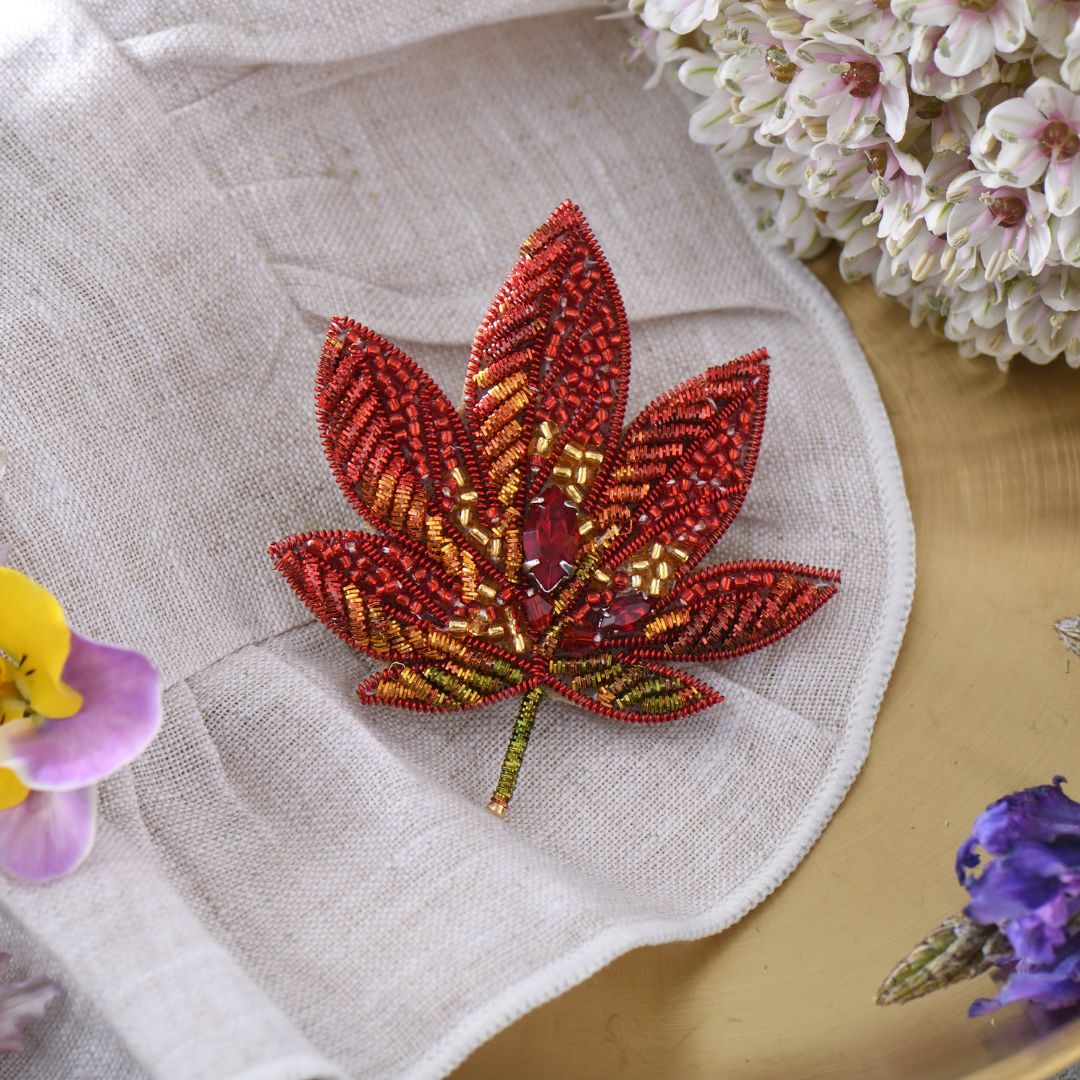 ビーズ刺繍シークレットガーデンもみじ