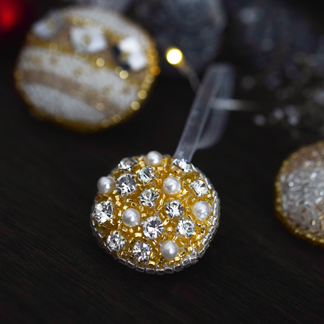 オートクチュール刺繍のクリスマスオーナメントキット