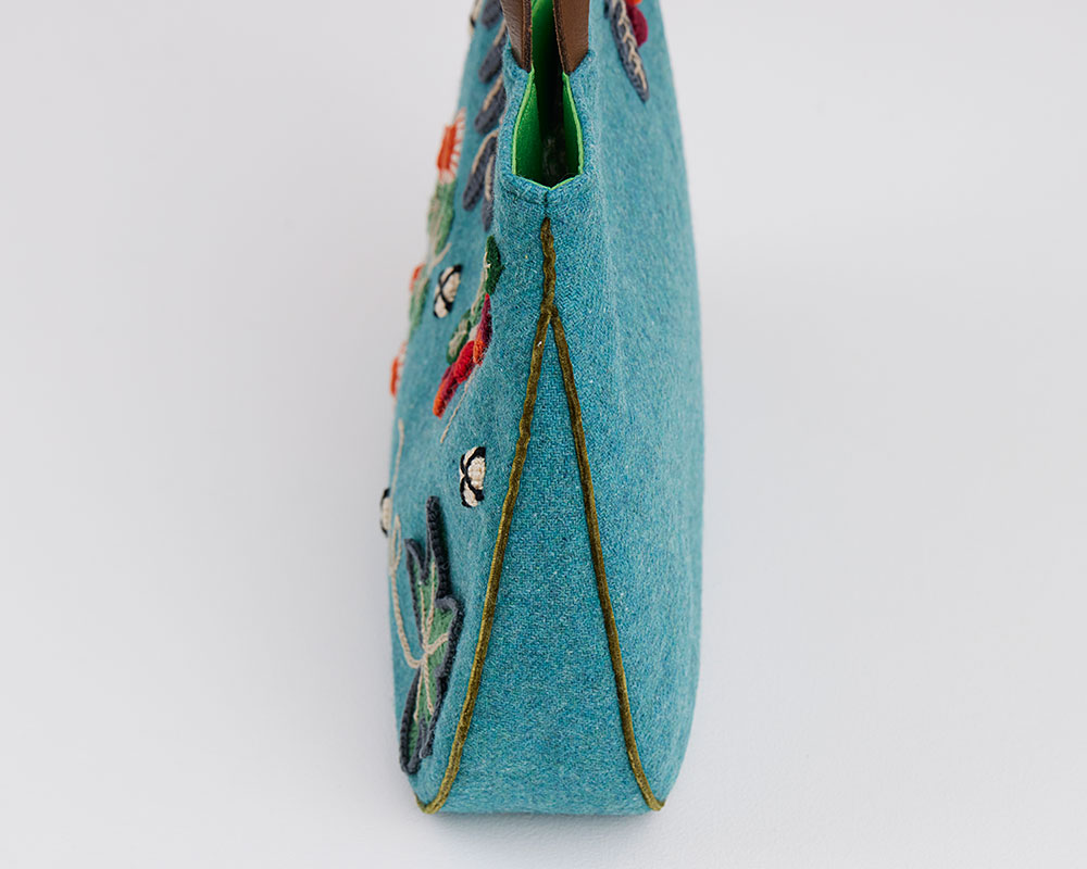 下田直子さんの クロッシェパッチのツイードバッグ