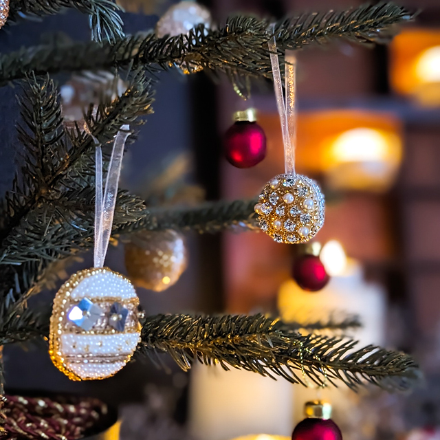 オートクチュール刺繍のクリスマスオーナメントキット