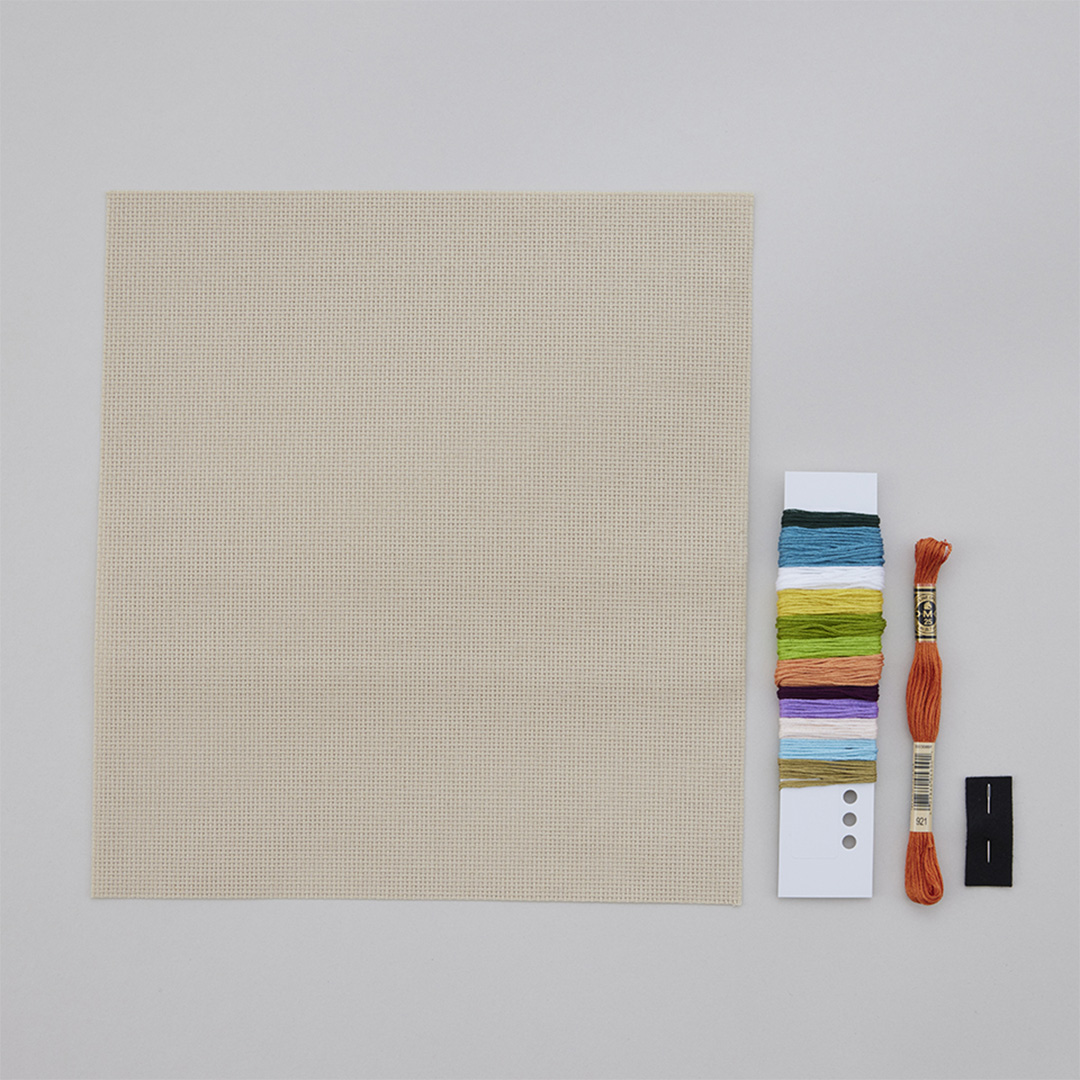 ムーミン クロスステッチ〈リトルミイと実りの秋〉