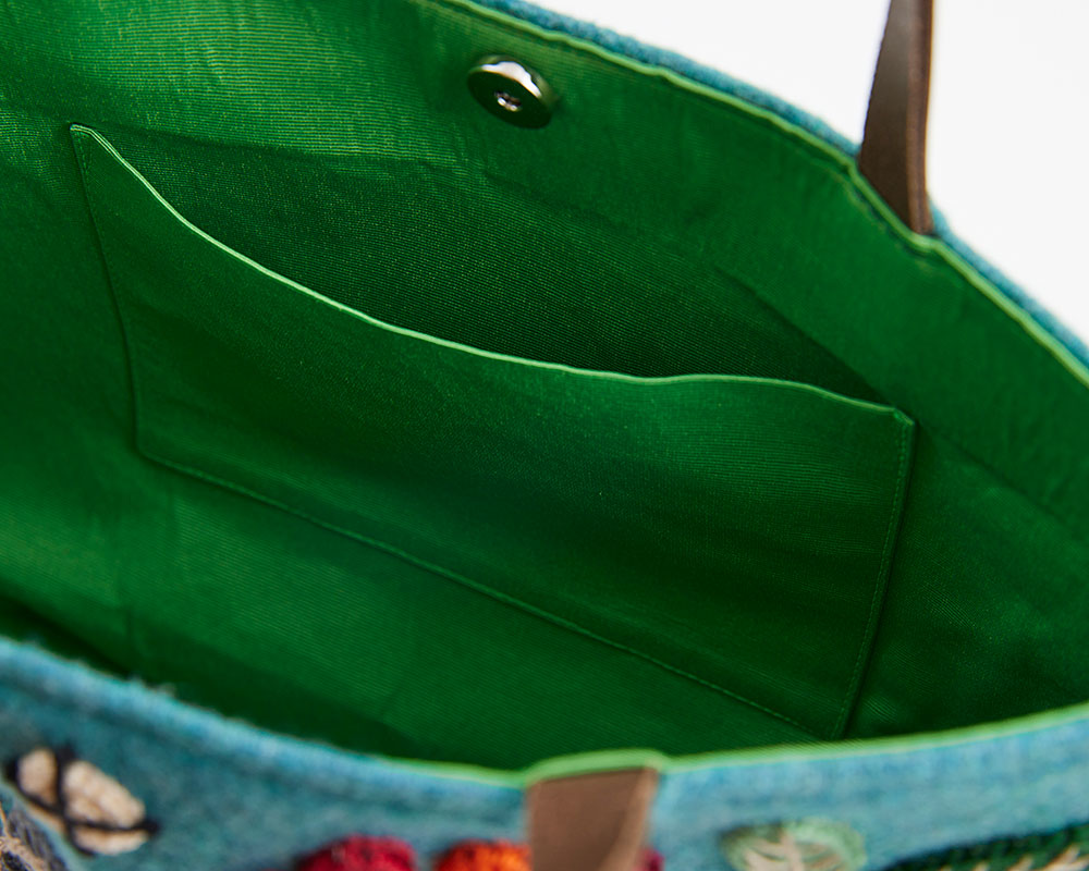 下田直子さんの クロッシェパッチのツイードバッグ