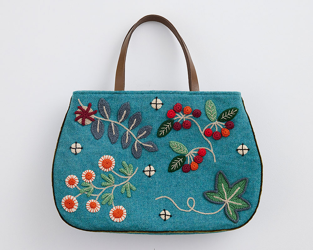 下田直子さんの クロッシェパッチのツイードバッグ