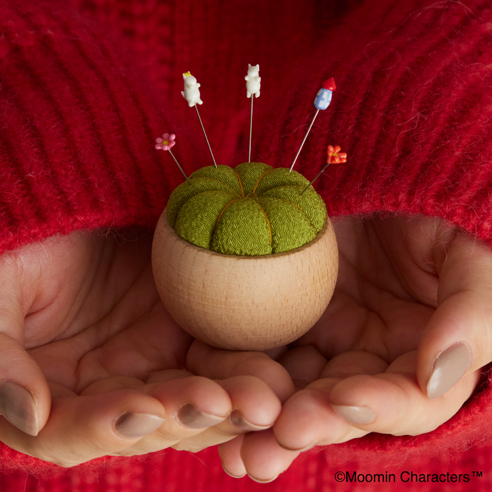 ムーミン ミニチュアまち針&針山〈ムーミン谷の春〉