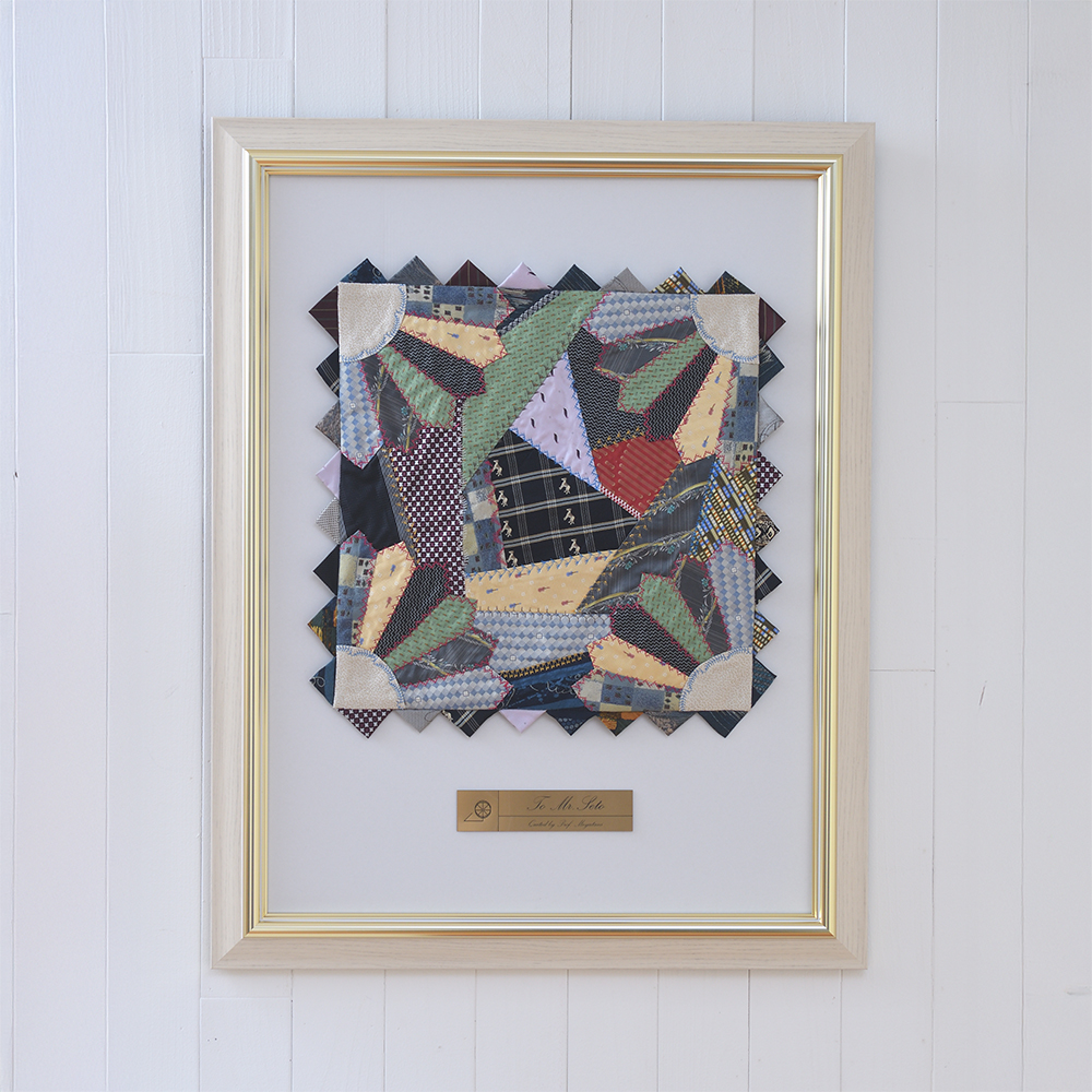 タペストリー（大）額あり