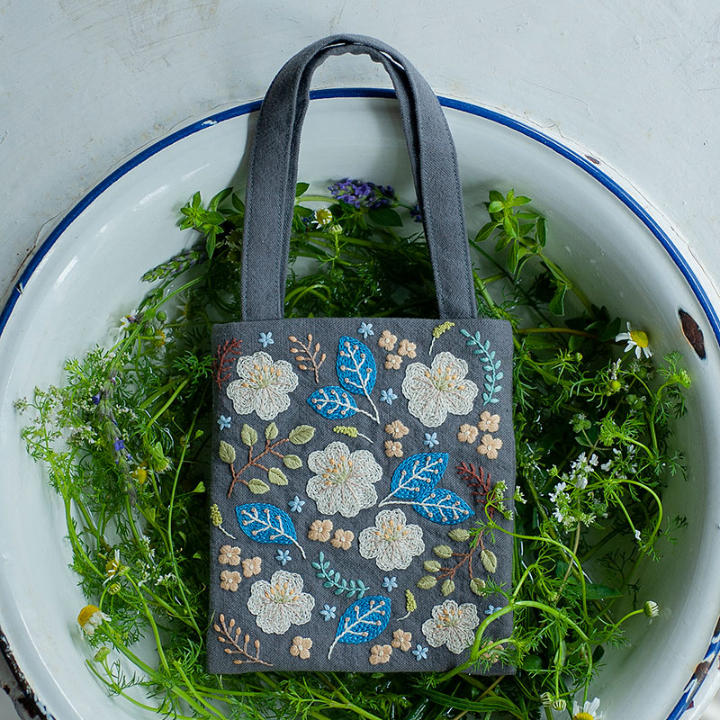 手提げ袋 ヒーリングフラワー 『yulaの刺繍 草花の処方箋』 刺しゅうキットシリーズ