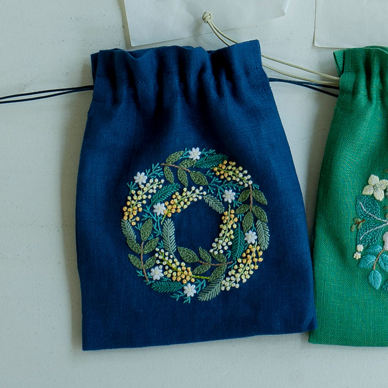 巾着 ミニリース 『yulaの刺繍 草花の処方箋』刺しゅうキットシリーズ