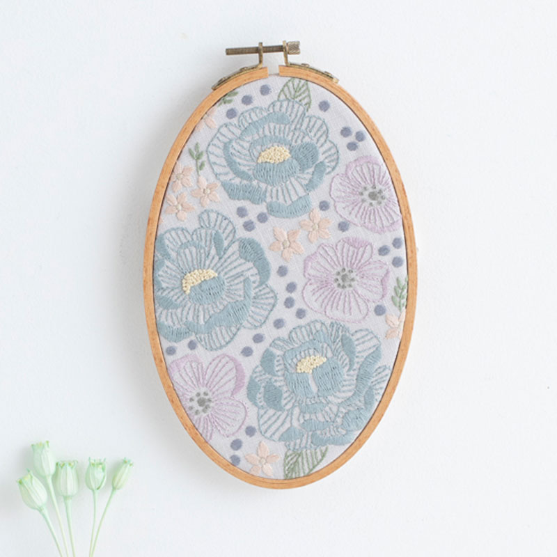 クールパステルのオーバルフレーム?『刺繍で描く植物模様』刺しゅうキットシリーズ
