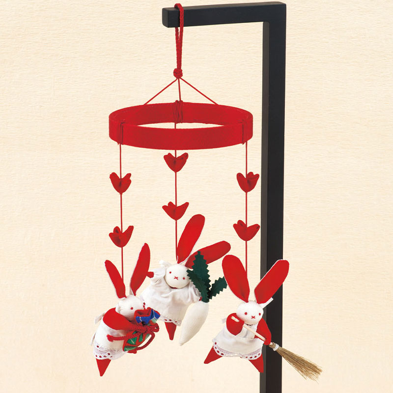 エプロンうさぎのつるし飾り