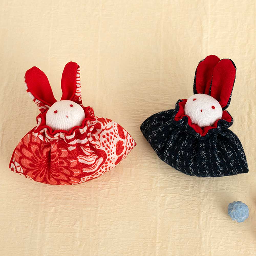 おくるみうさぎブローチ2個セット