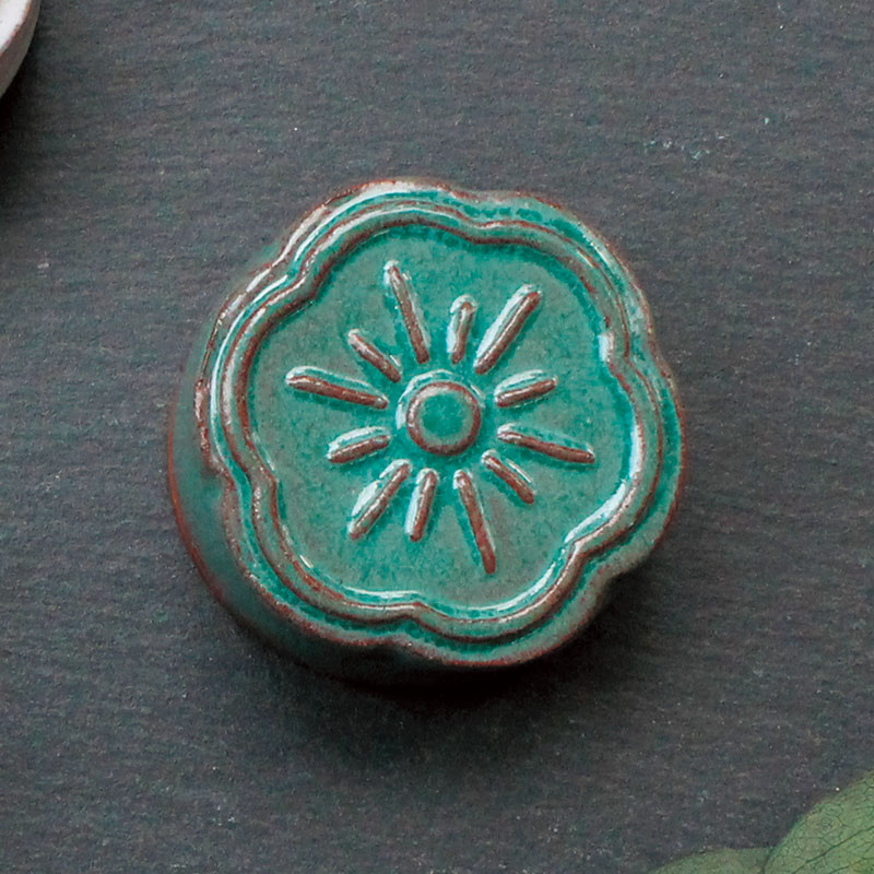 淡路瓦の針が磨ける針やすめ［みずあさぎ］