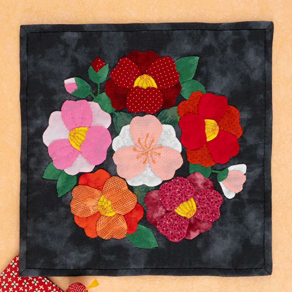 椿のタペストリー