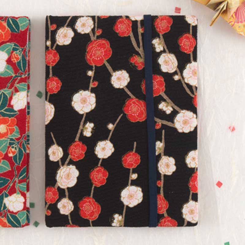 お薬手帳カードケース　しだれ梅　黒