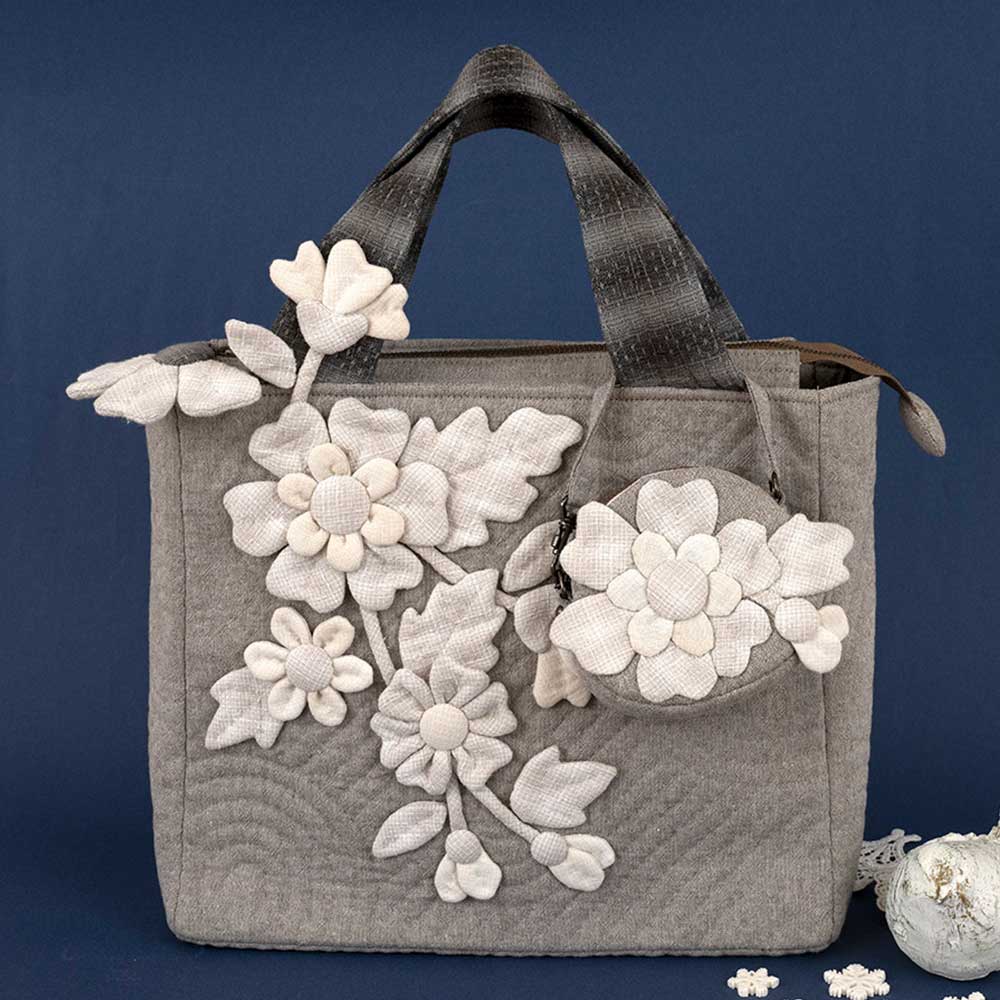 手さげバッグ 花のデフォルメ