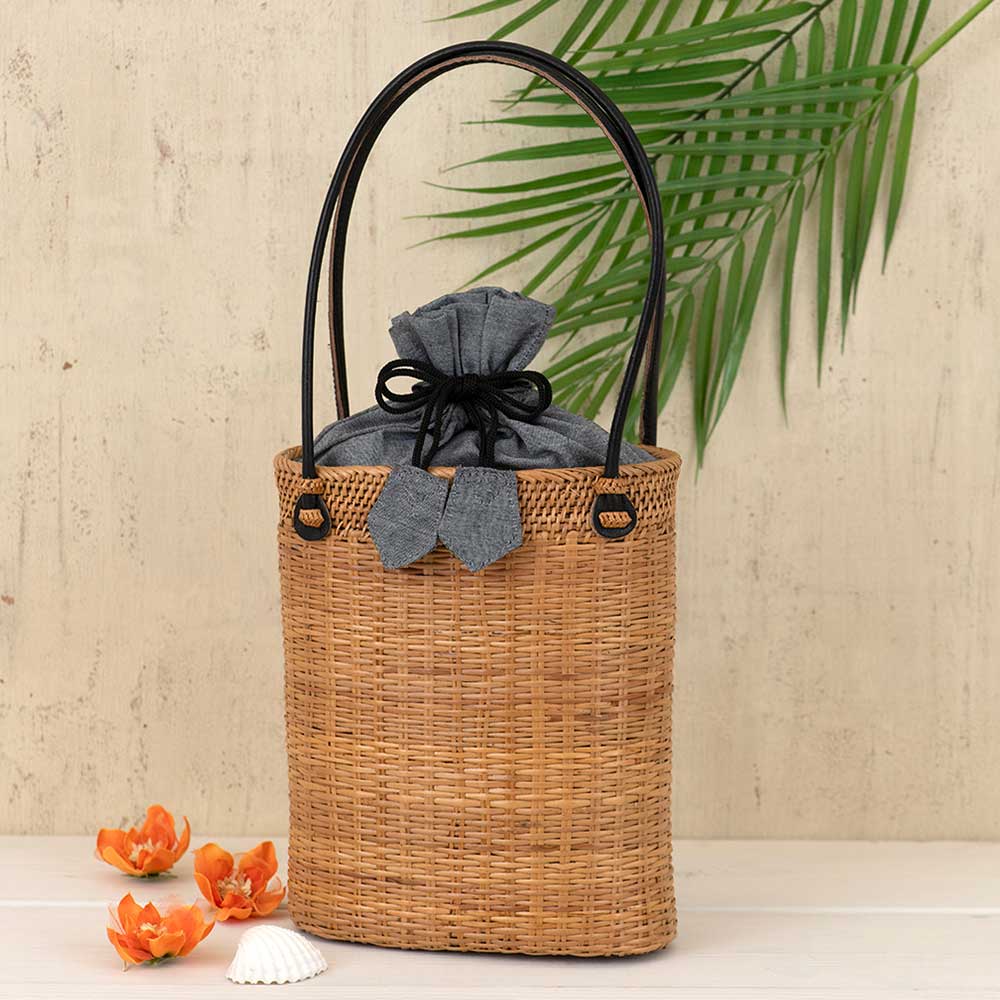 ソフトアタのオーバルミニバッグ