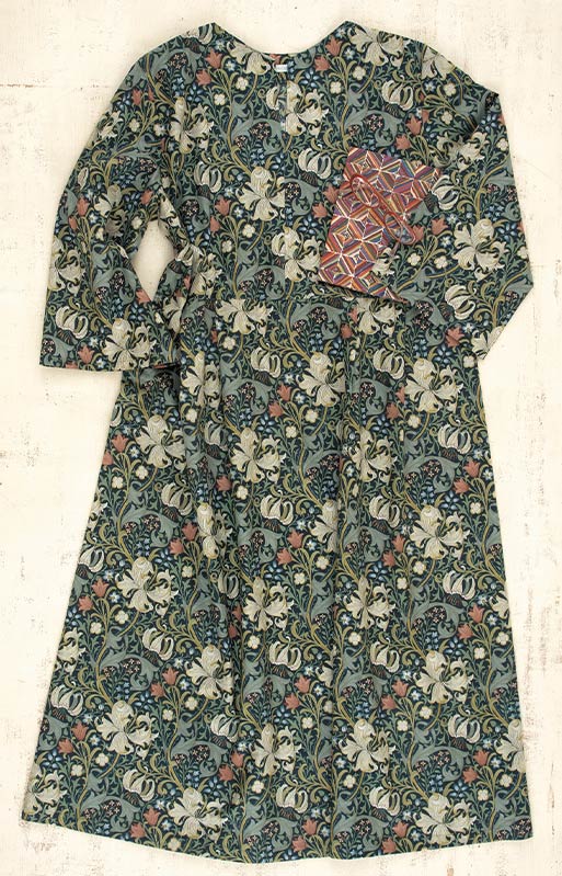 ホビーラホビーレ　オープンネックワンピース