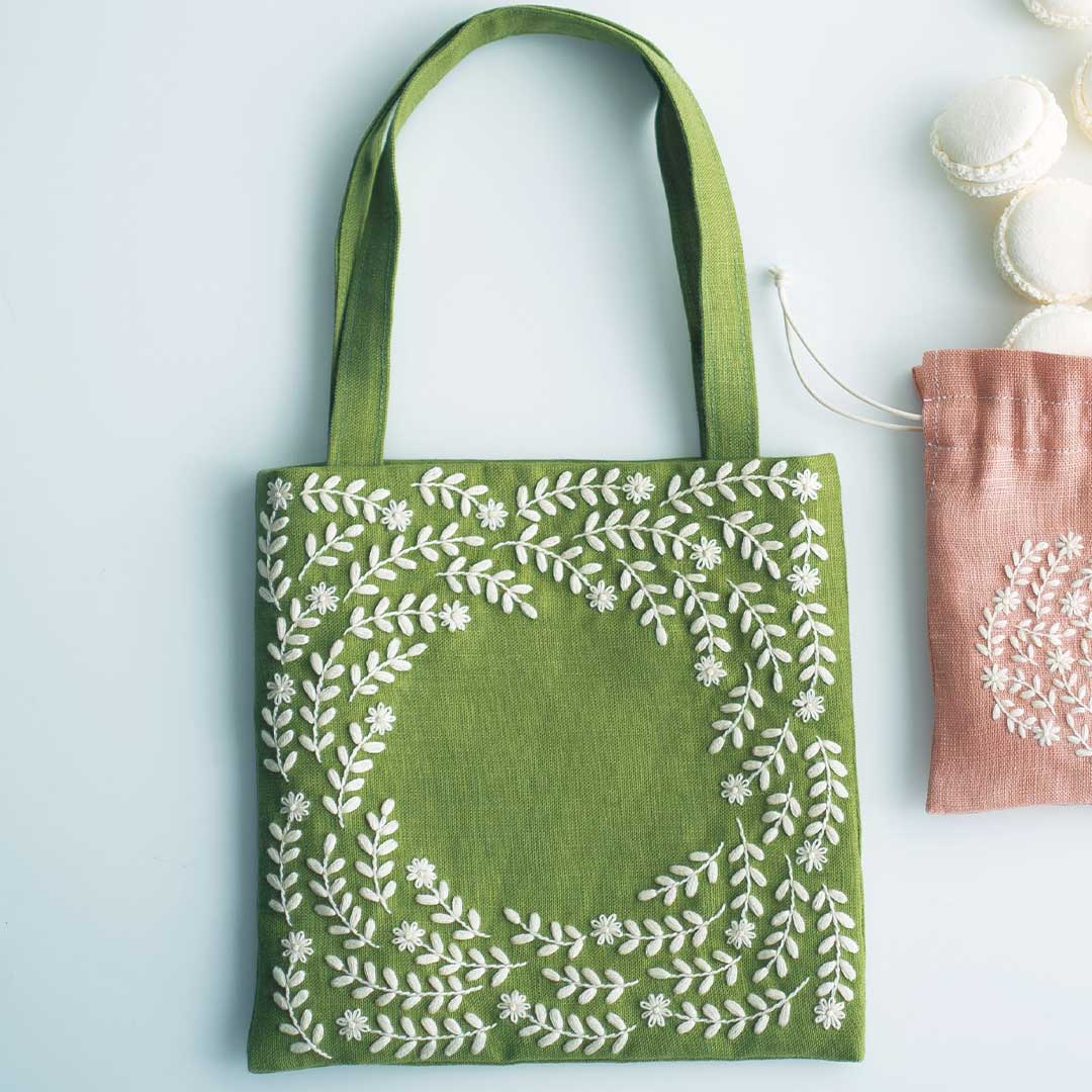 手提げ袋［小花］ 『yulaの幸せの刺繍』刺しゅうキットシリーズ