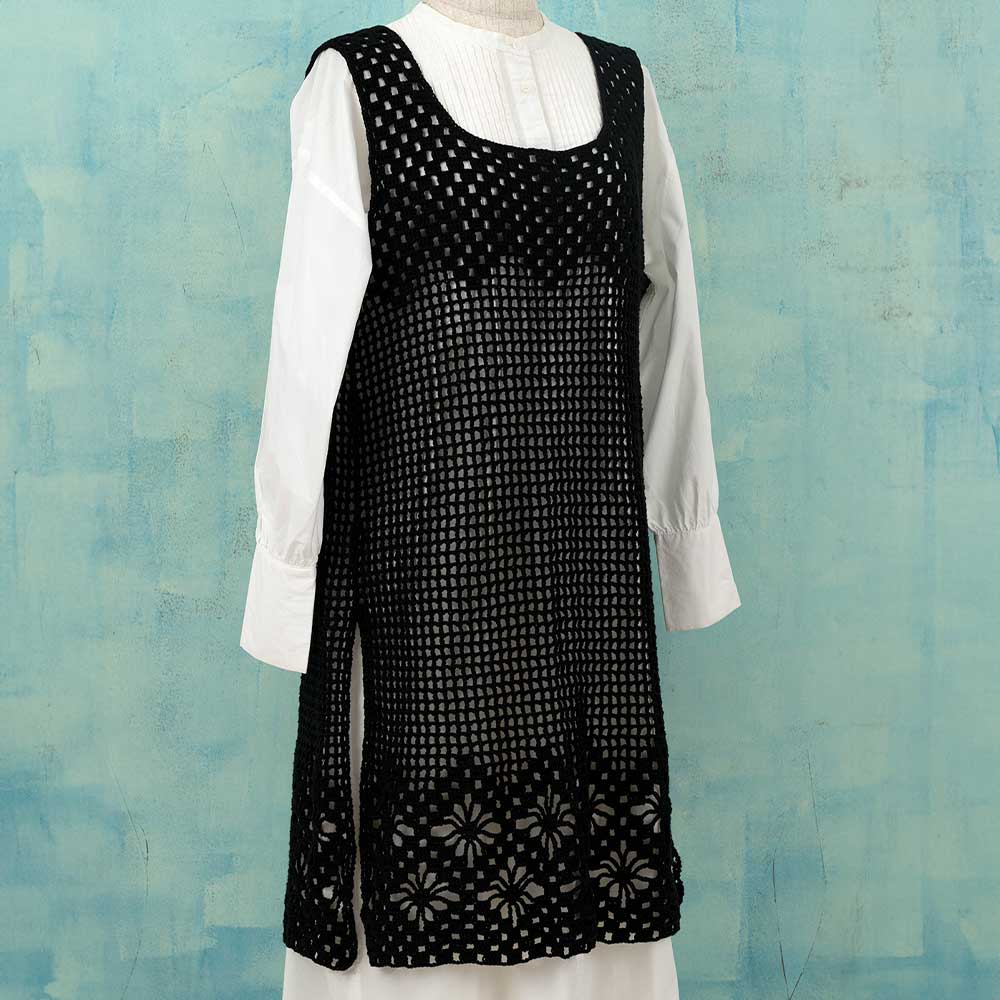 前後で着られるロングジレ［ブラック］