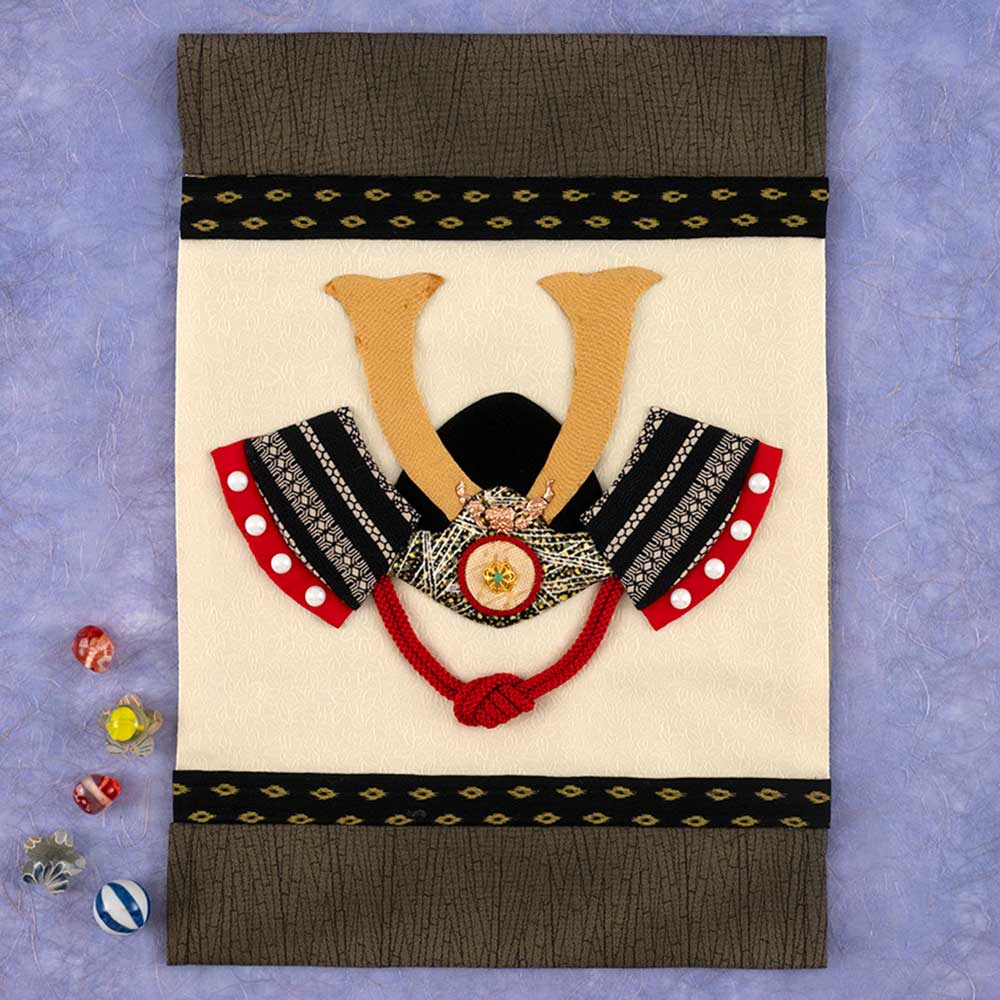 兜のタペストリー