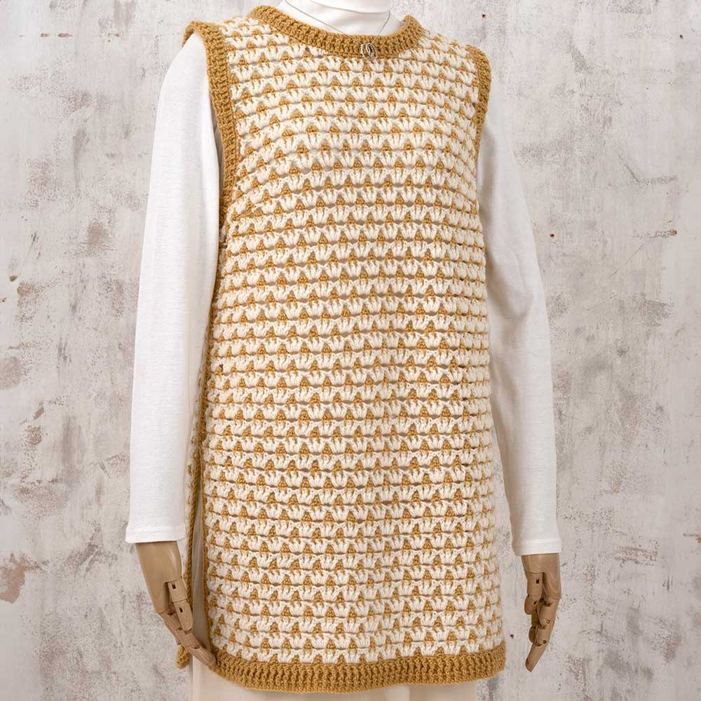 かぎ針編みのロングベスト