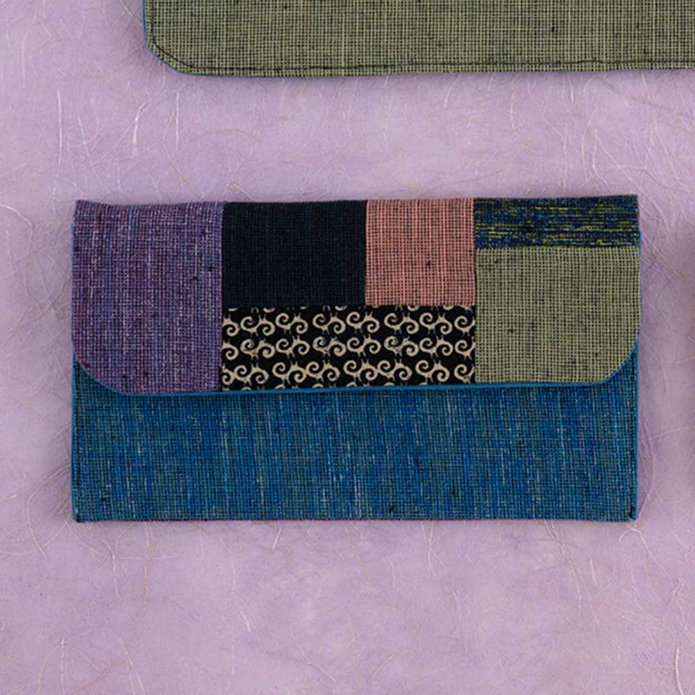 重ね染めとしごき無地のポーチ［中］