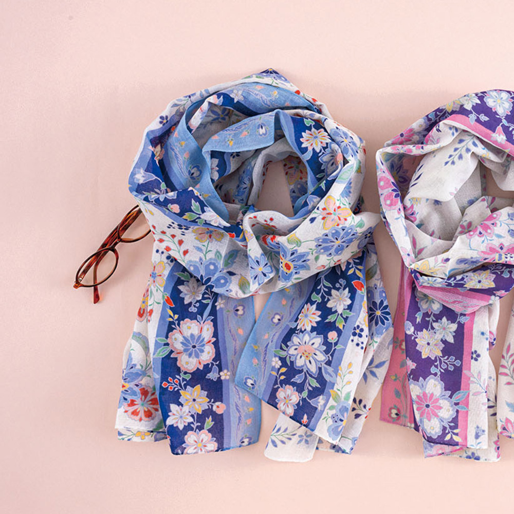 ガーゼチーフ［花唐草ブルー］