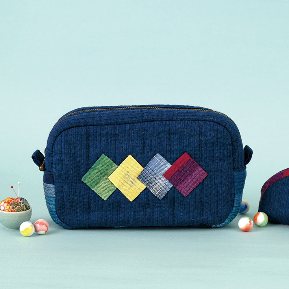 阿波しじら織四角いアップリケがついたコスメポーチ