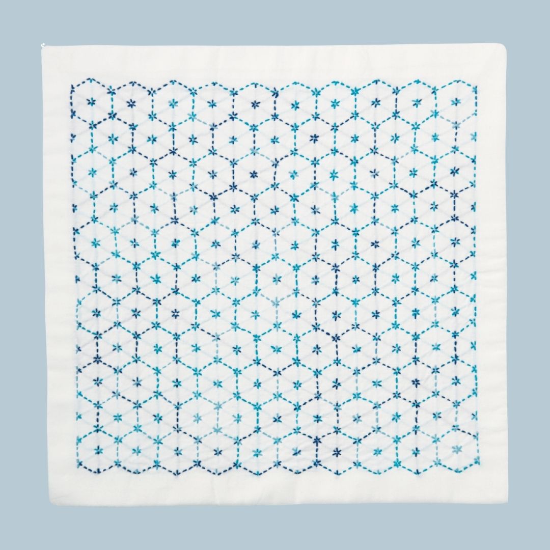 華やぎ刺し子の花ふきん  花亀甲(2)