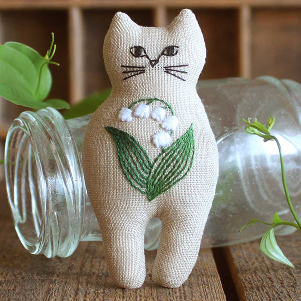 nekogaoさんの刺繍ブローチ［すずらん］