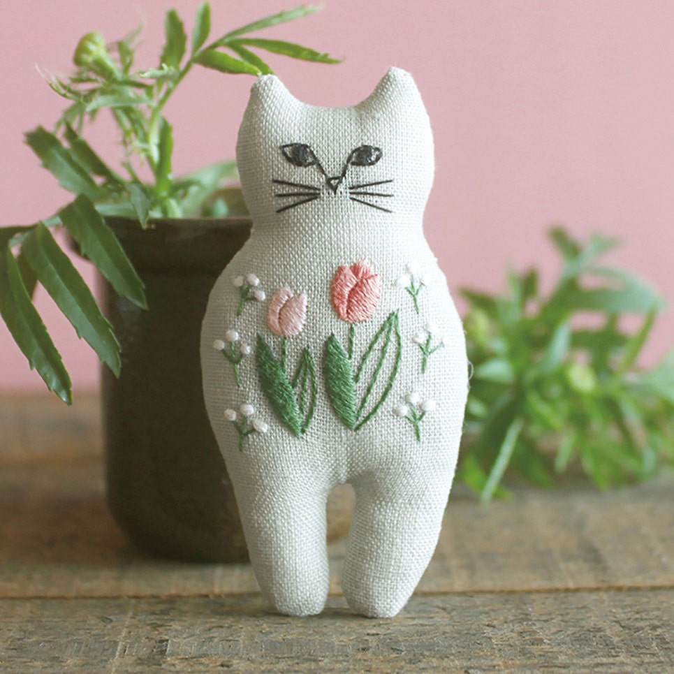 nekogaoさんの刺繍ブローチ［チューリップ］