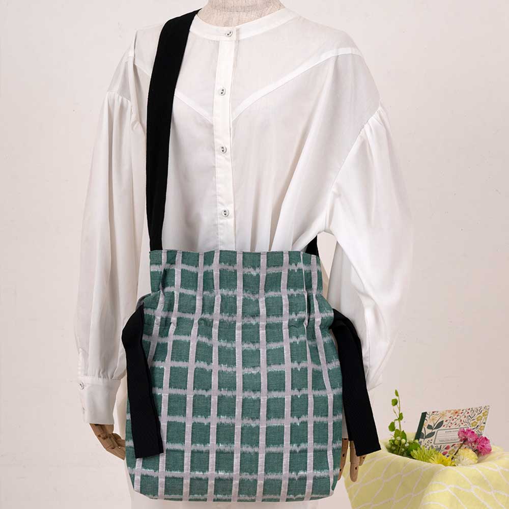 久留米絣の巾着ショルダー［タイル柄］