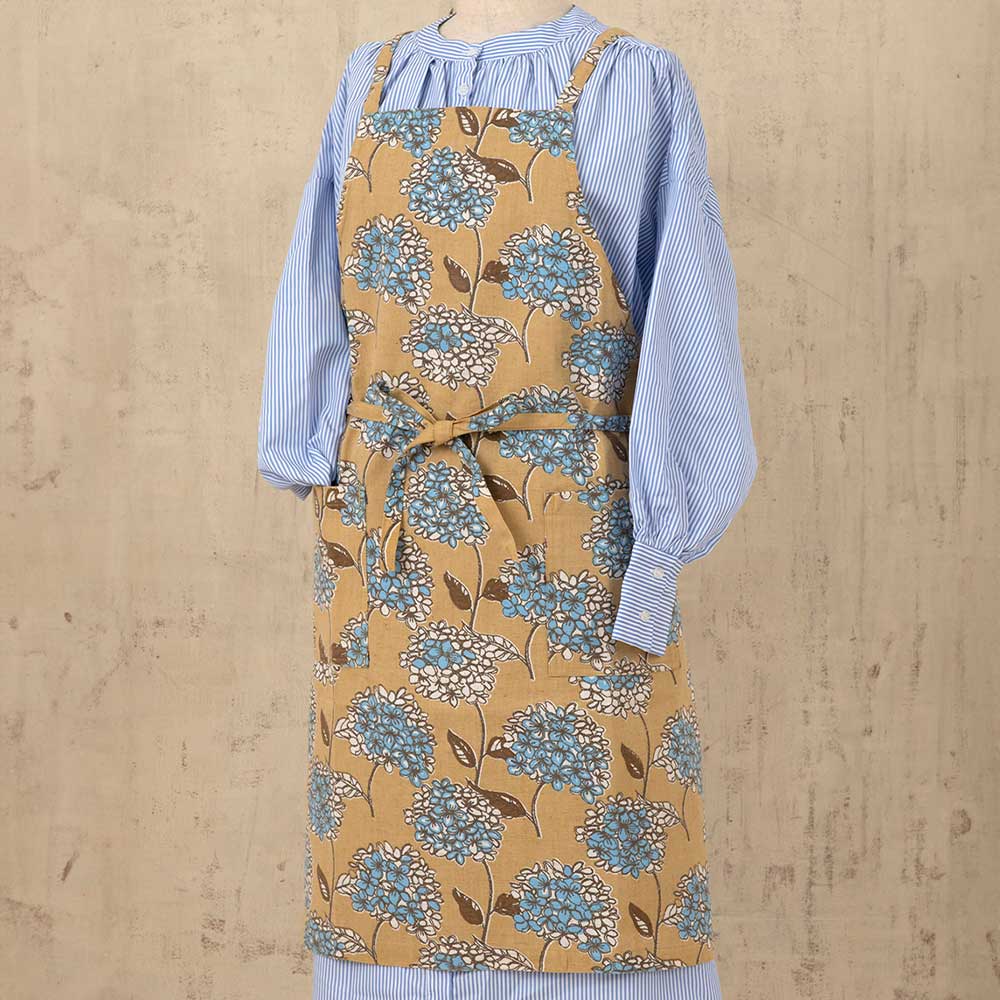 ショートエプロン［レイニーフラワー］