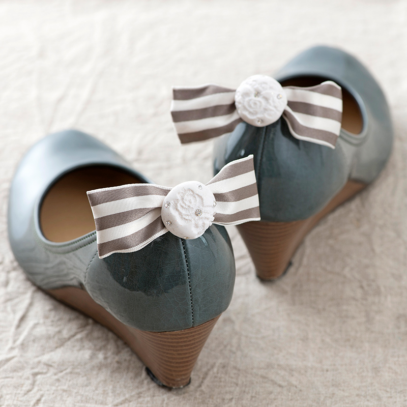 ホワイトローズのシューズクリップ