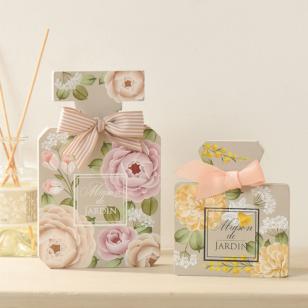 〈素材セット〉川島詠子の「フラワーパフュームボトル」を描く