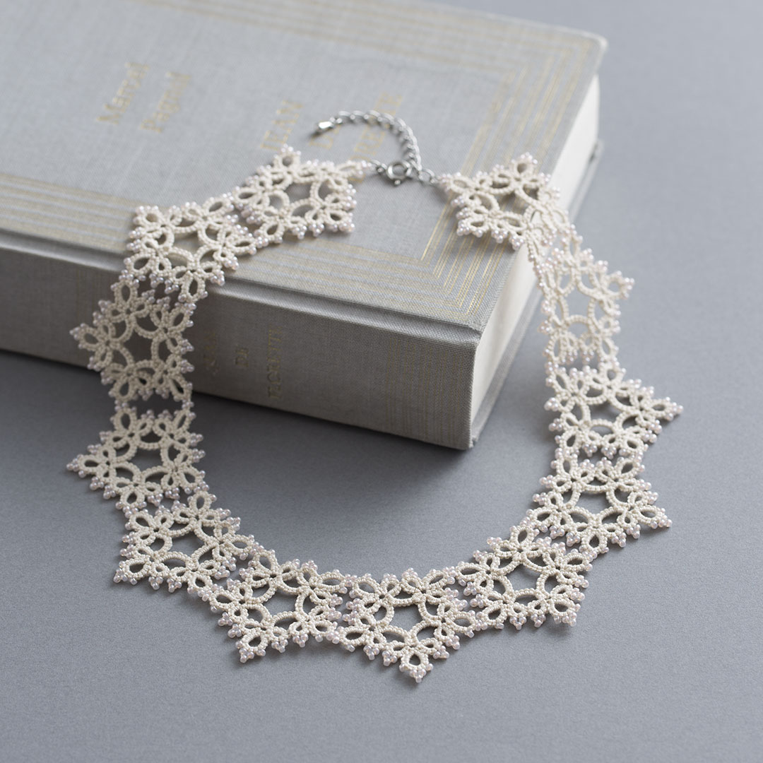 伊禮千晶さんのタティングレース ビーズ入りのつけ衿