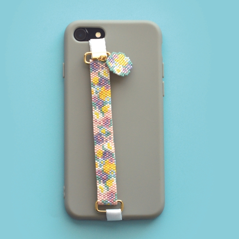 ビーズを編んで作るスマホバンドキット［ブーケ］
