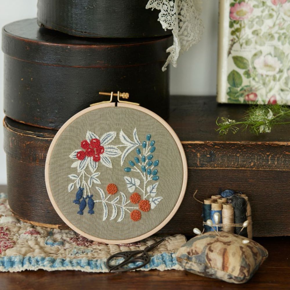 マカベアリスさんのウール刺繍  Peaceful scenery 穏やかな風景 ［White season 白い季節］