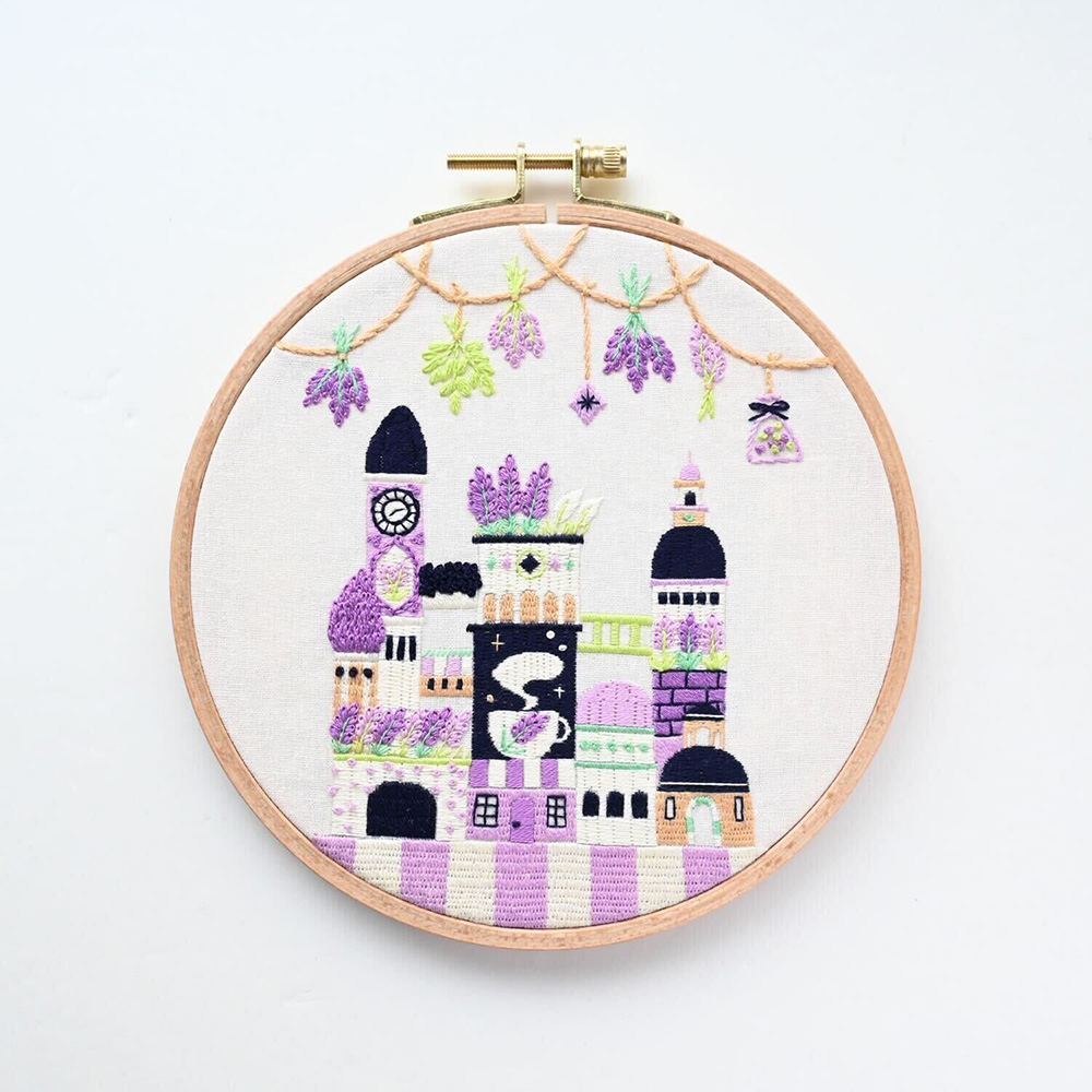 空想街雑貨店 刺しゅうキット「ラベンダーの街」