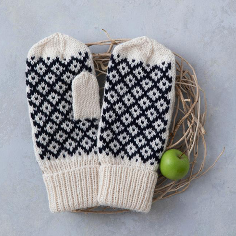 すぎやまともさんのシンプルミトン