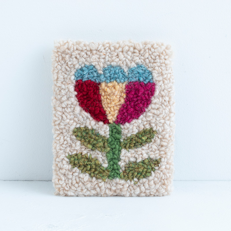 WOOLY 井上直美さんの パンチニードルで作る 北欧風フレーム「フラワー」