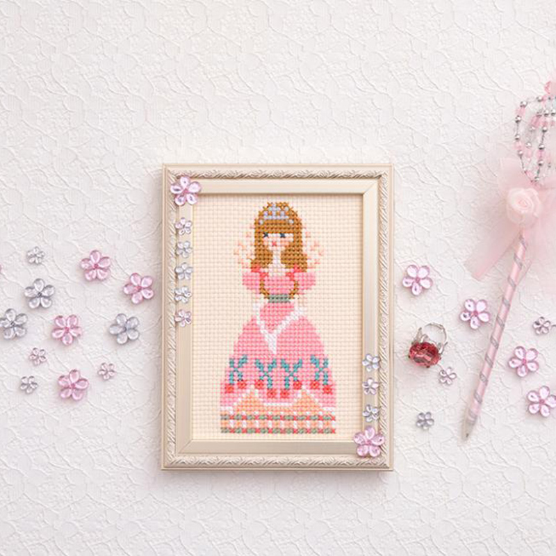 Gera! 丸岡京子さんのクロスステッチキット プリンセスフレーム「チェリープリンセス」