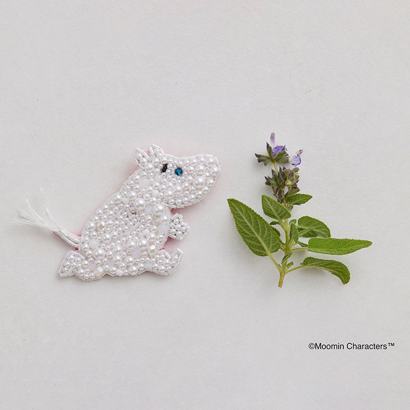 ムーミン ビーズ刺しゅうブローチ〈ムーミントロール〉
